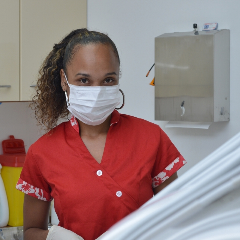 Equipe_Dentistes_Noumea_Motorpool_Ecoute